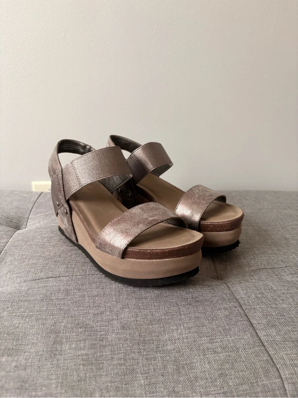 Crown Vintage Wedge Sandals